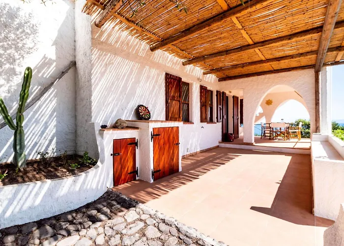 Haus In Sant'antioco Mit Ueberdachtem Parkplatz By Interhome Nyaraló *